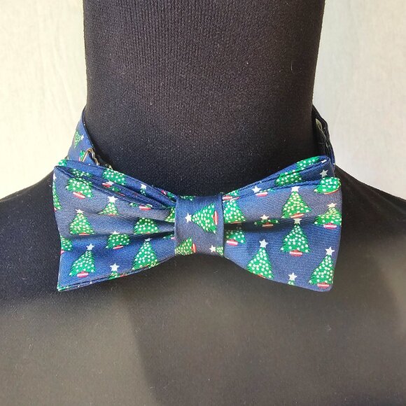 Christmas Bow Tie for Boys - Picture 2 of 2